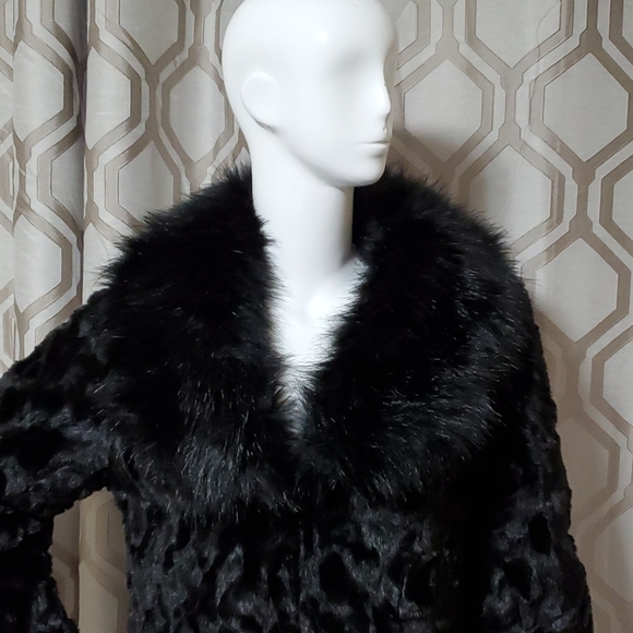 Black faux fur ankle length jacket - Picture 2 of 6